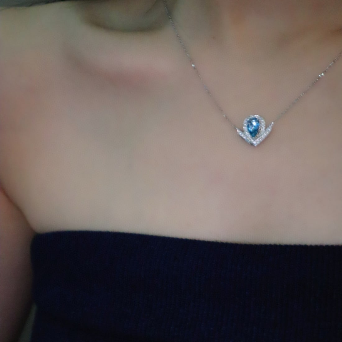 14k Gold 1.06 Ctw Natural Aquamarine & Diamond Necklace: Ref:231068421 // gold content:14k gold // main gemstone:aquamarine // shape:pear // carat weight:0. 86ct // color:santa maria color // treatment:natural // // adjacent gemstone 2 : diamond //