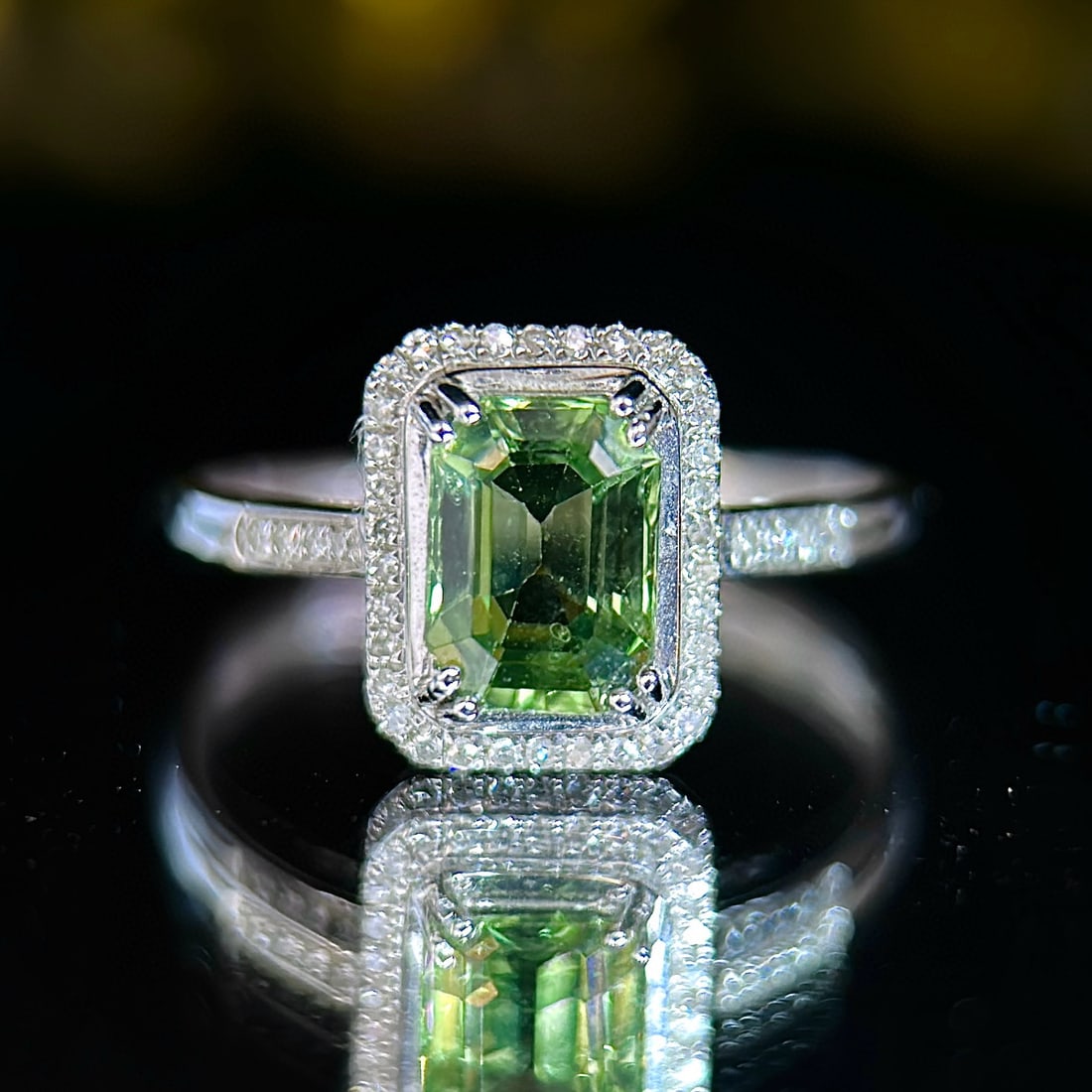14k Gold 1.32 Ctw Natural Sapphire & Diamond Ring: Ref:231068423 // gold content:14k gold // ring size:7. 25us // // main gemstone:sapphire // shape:octagonal // carat weight:1. 2ct // color:green // treatment:natural // // adjacent gemstone 2 :