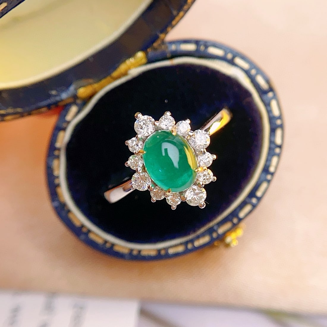 14k Gold 1.00 Ct Natural Emerald & Diamond Ring - 2