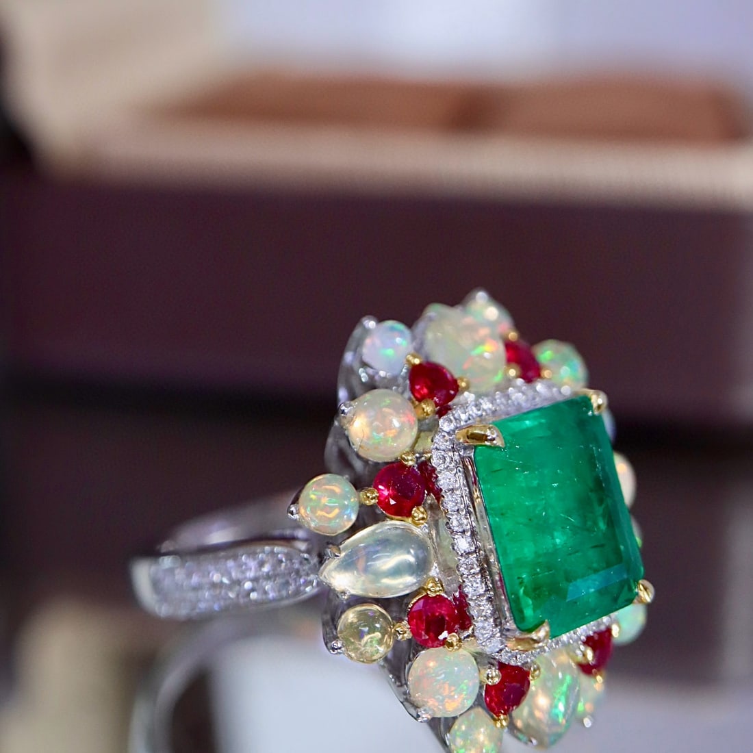 14k Gold 2.73 Ctw Vivid Green Natural Emerald & Diamond Ring - 2