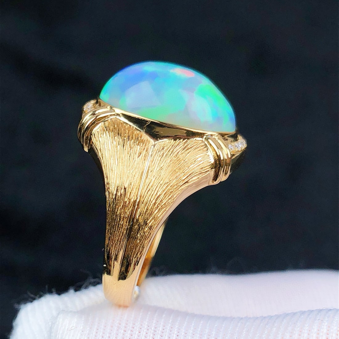 14k Gold 4.73 Ctw Natural Opal & Diamond Ring - 3