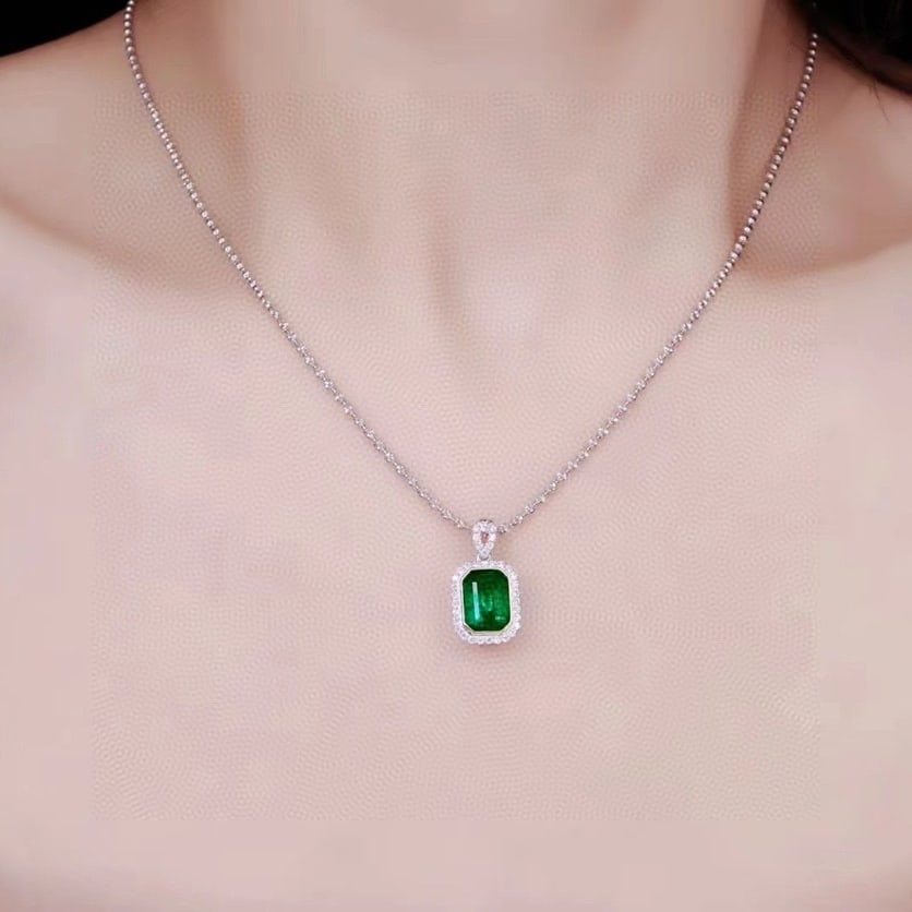 14k Gold 1.88 Ctw Vivid Green Natural Emerald & Diamond Pendant( Without Chain ) - 4