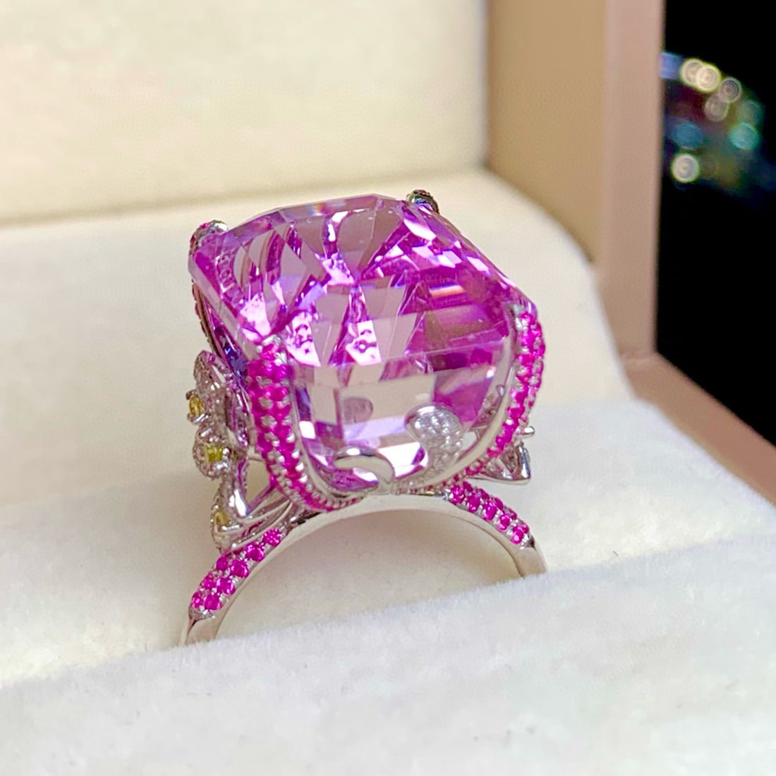 14k Gold 24.55 Ct Natural Kunzite & Diamond Ring - 4