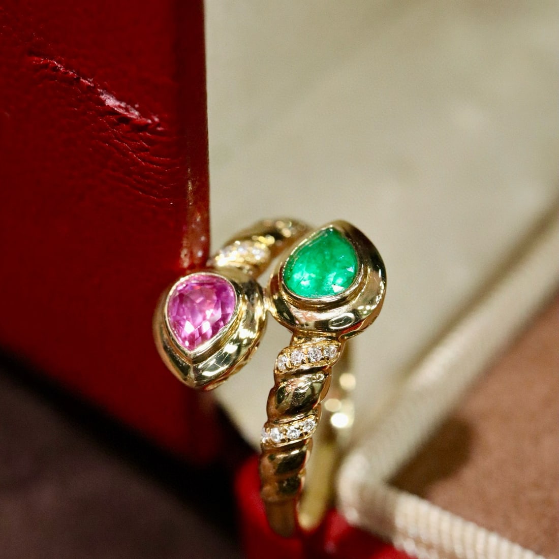 14k Gold 0.70 Ctw Natural Ruby & Emerald & Toi Et Moi Ring - 2