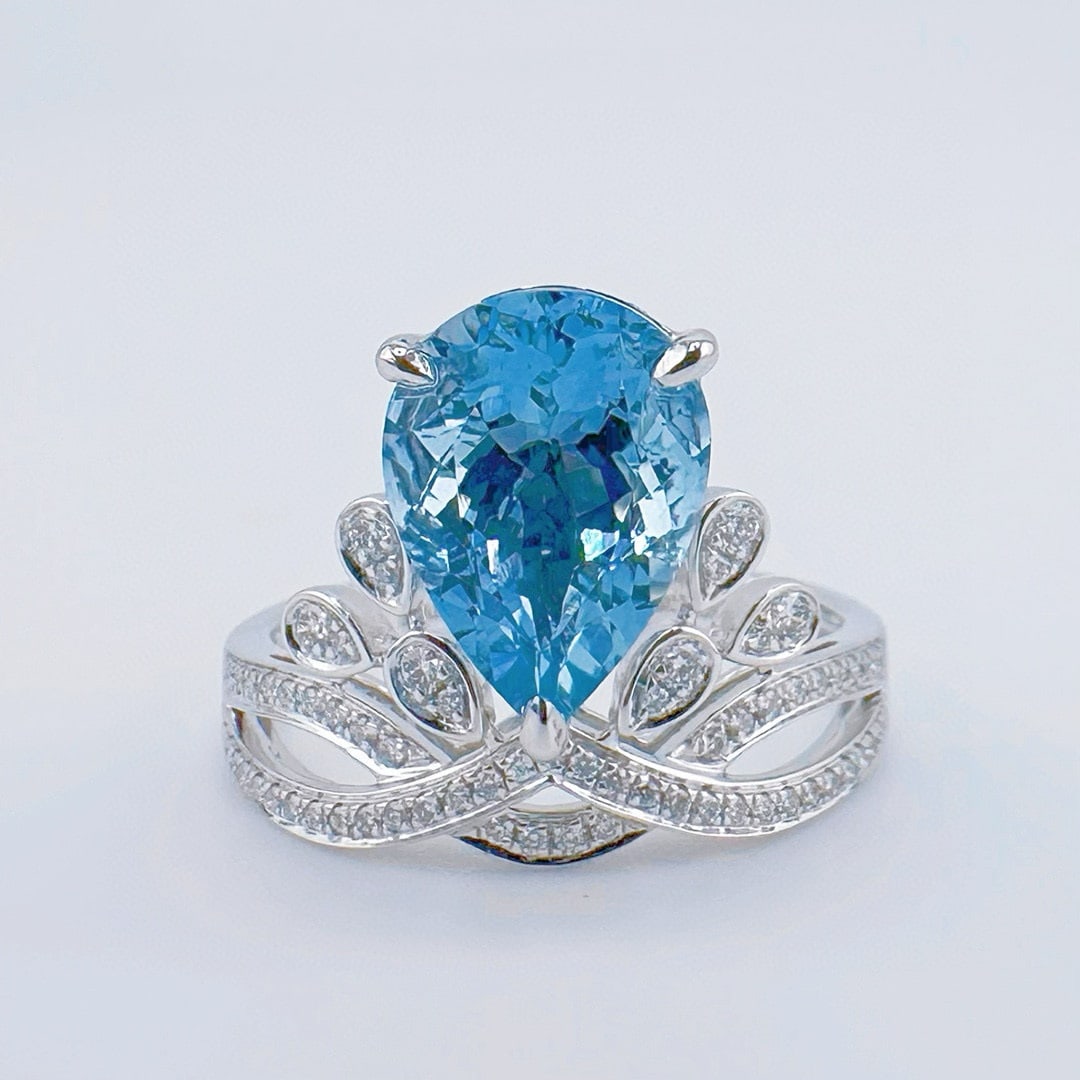 14k Gold 2.89 Ctw Natural Aquamarine & Diamond Ring: Ref:231070053 // gold content:14k gold // ring size:7. 25us // // main gemstone:aquamarine // shape:pear // carat weight:2. 65ct // color:santa maria color // treatment:natural // // adjacent gemstone