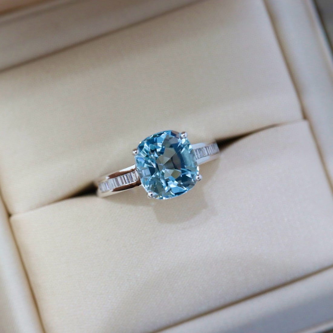 14k Gold 2.76 Ctw Natural Aquamarine & Diamond Ring - 4