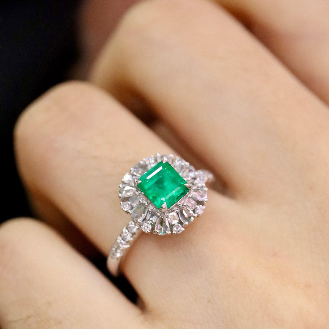 14k Gold 1.29 Ctw Vivid Green Natural Emerald & Diamond Ring - 6