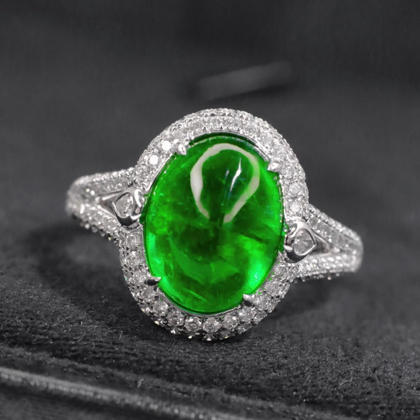14k Gold 3.6 Ct Natural Emerald & Diamond Ring - 2