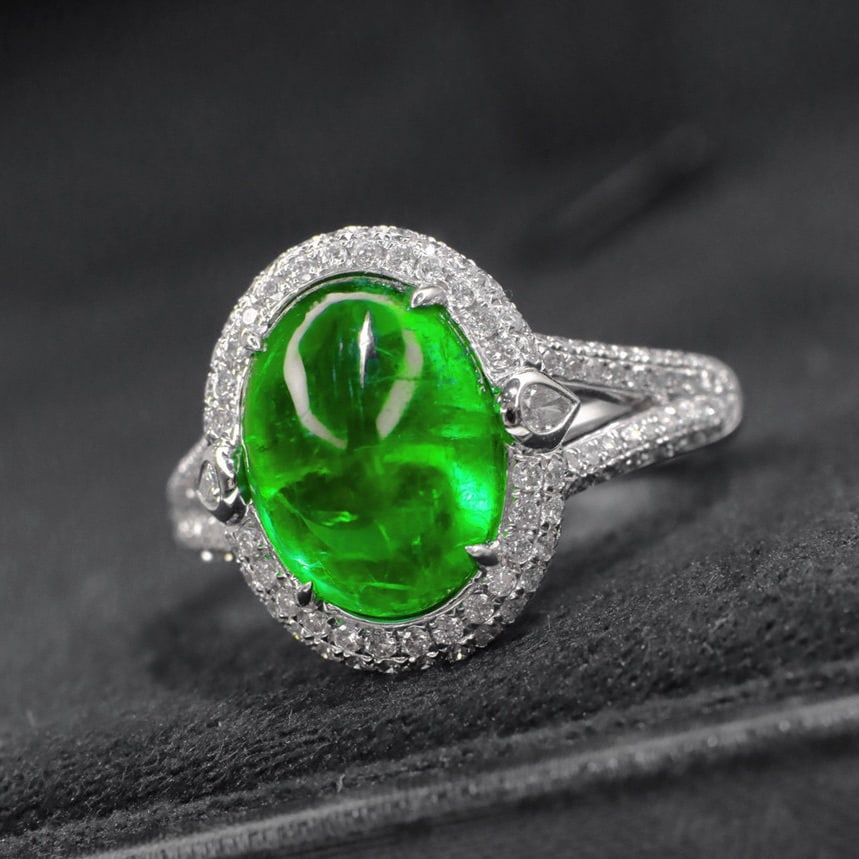 14k Gold 3.6 Ct Natural Emerald & Diamond Ring - 3