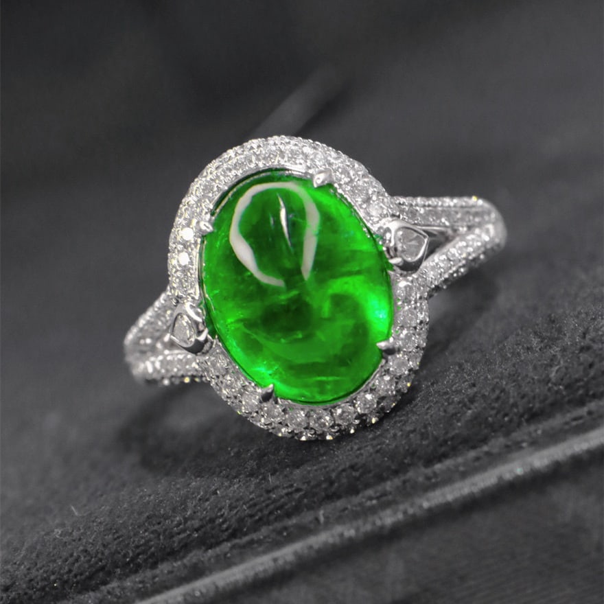 14k Gold 3.6 Ct Natural Emerald & Diamond Ring - 4