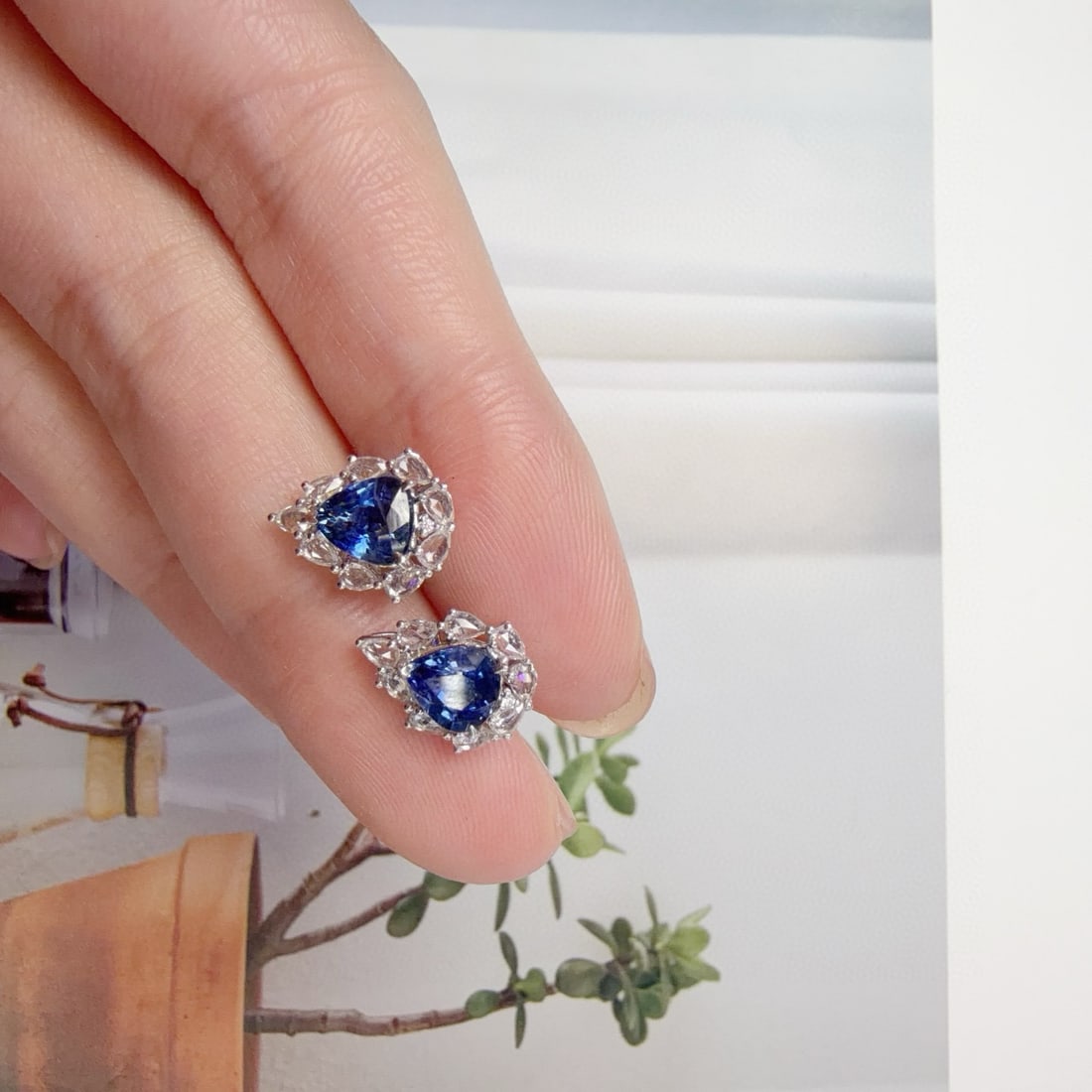 14k Gold 2.4 Ct Natural Sapphire & Sapphire & Diamond Earrings: Ref:231070128 // gold content:14k gold // main gemstone:sapphire // shape:pear // carat weight:2. 4ct // color:royal blue // treatment:natural // // adjacent gemstone 2 : sapphire // number of