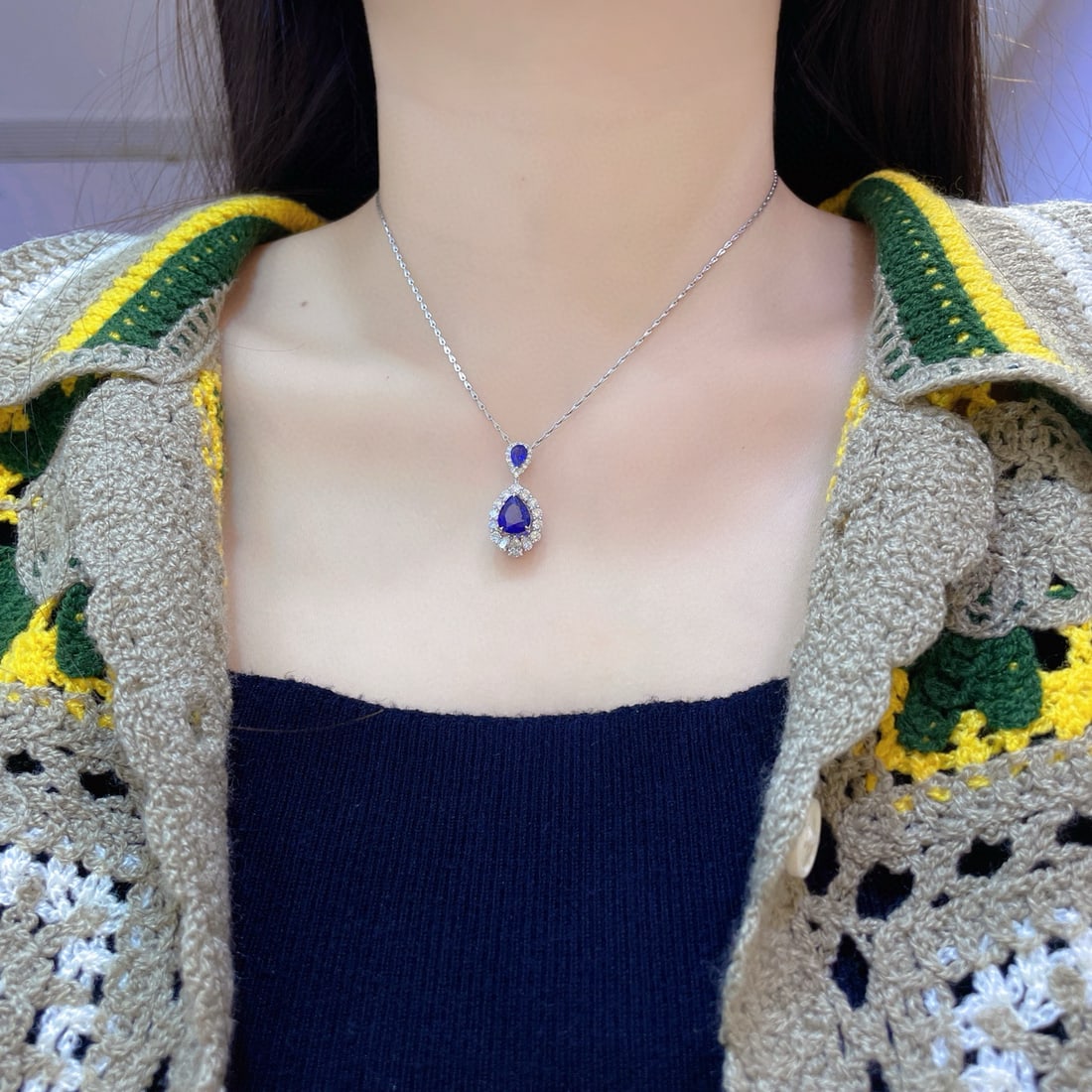 14k Gold 4.00 Ctw Vivid Blue Natural Sapphire & Diamond Pendant( Without Chain ) - 5