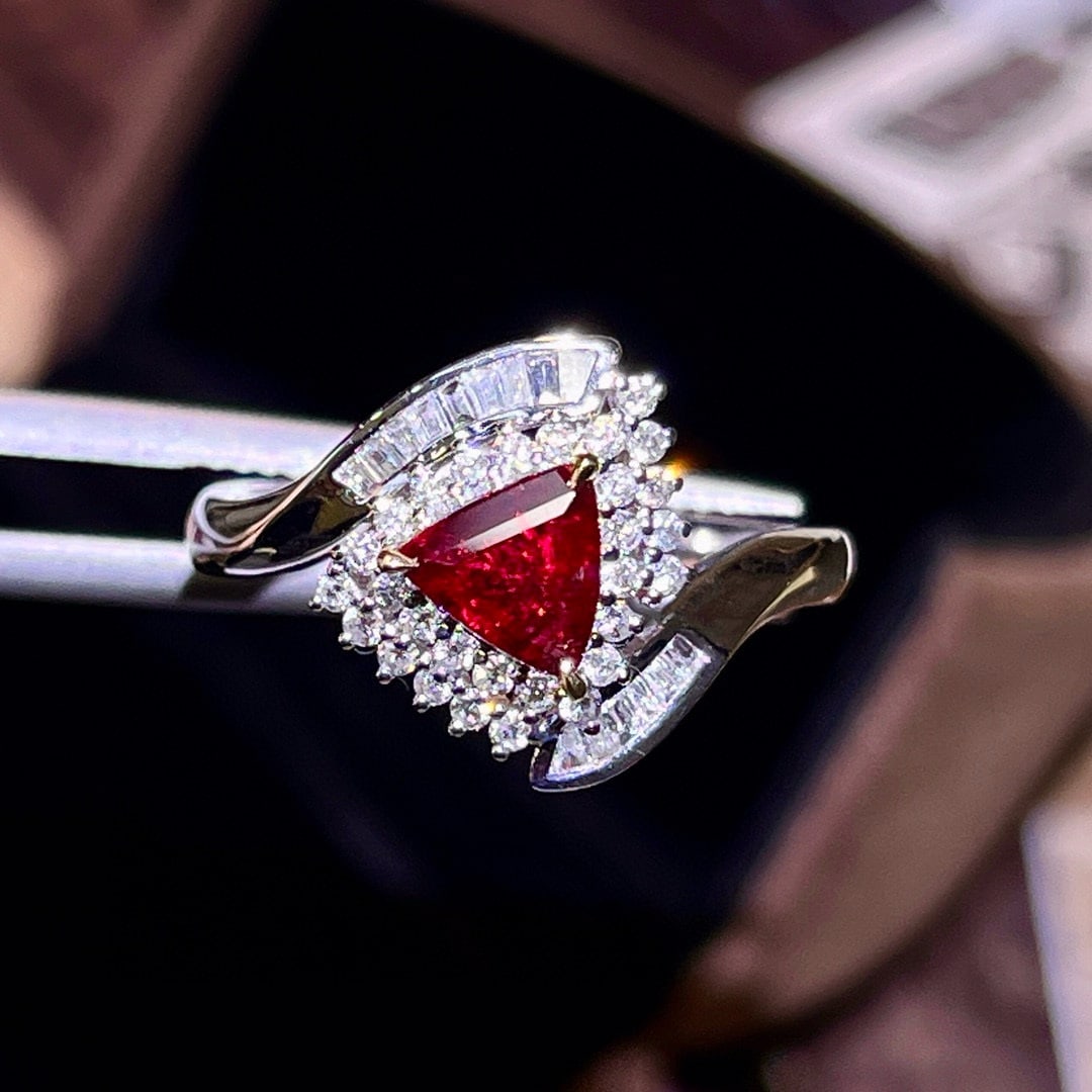 14k Gold 1.13 Ctw Natural Ruby & Diamond Ring: Ref:231070146 // gold content:14k gold // ring size:7. 25us // // main gemstone:ruby // shape:triangle // carat weight:0. 81ct // color:pigeonblood red // treatment:natural // // adjacent gemstone 2