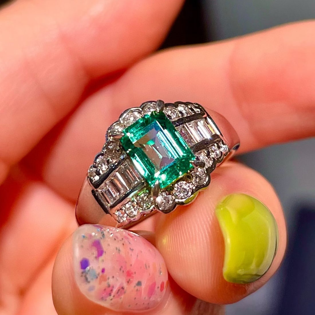 14k Gold 1.70 Ctw Natural Emerald & Diamond Ring - 2
