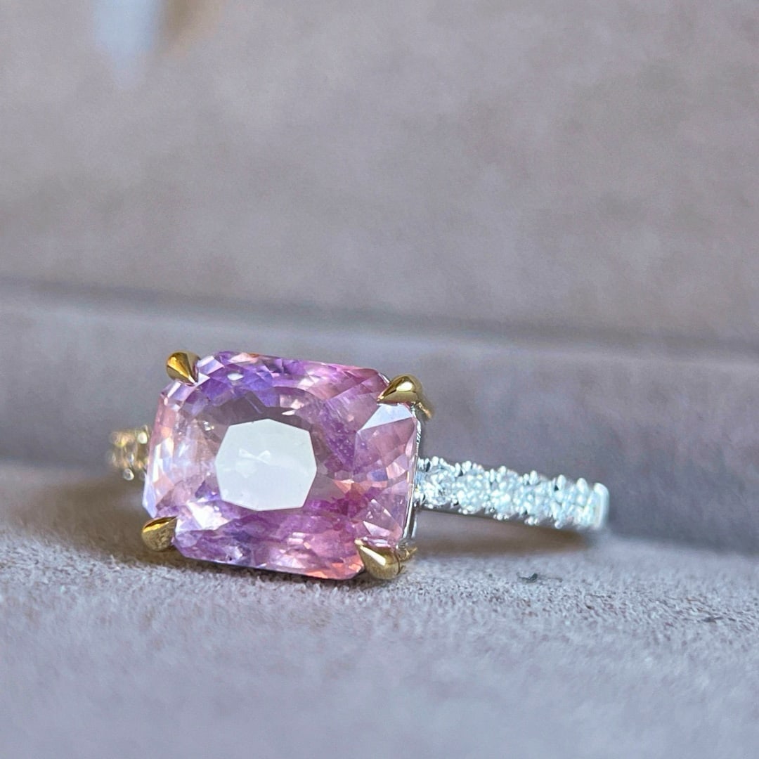14k Gold 4.20 Ctw Natural Padparadscha Sapphire & Diamond Ring: Ref:231070198 // gold content:14k gold // ring size:7. 25us // // main gemstone:padparadscha sapphire // shape:octagonal // carat weight:4. 02ct // color:orangish pink // treatment:natural // //