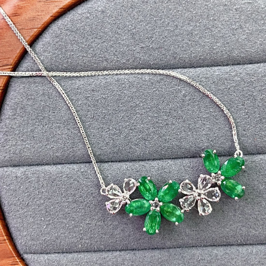 14k Gold 2.80 Ct Natural Emerald & Sapphire Necklace - 2