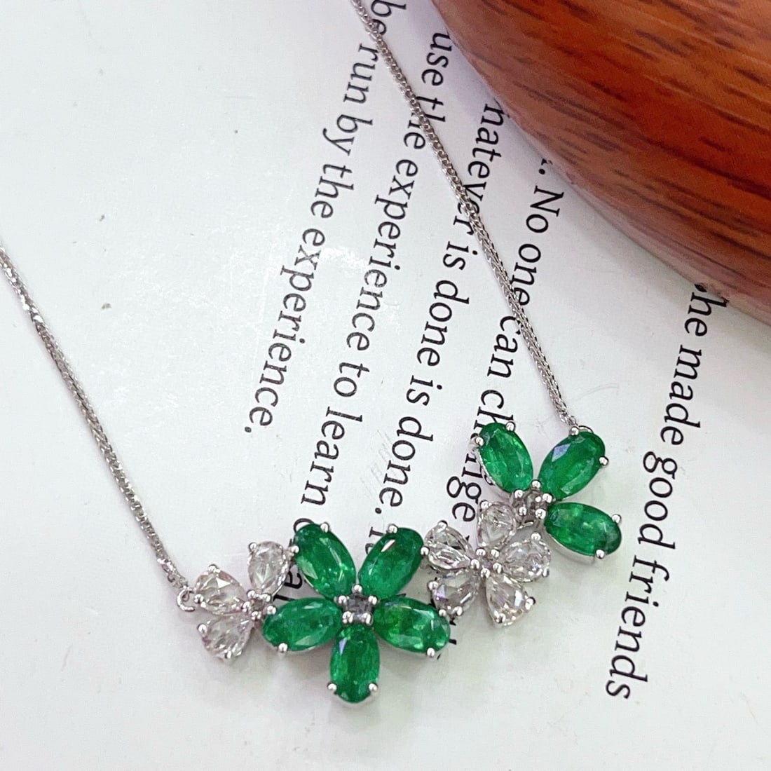 14k Gold 2.80 Ct Natural Emerald & Sapphire Necklace - 3