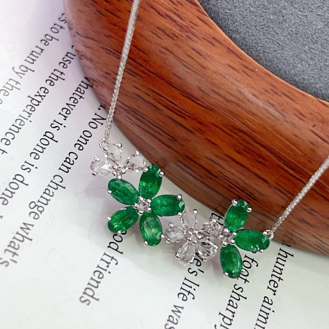 14k Gold 2.80 Ct Natural Emerald & Sapphire Necklace - 4