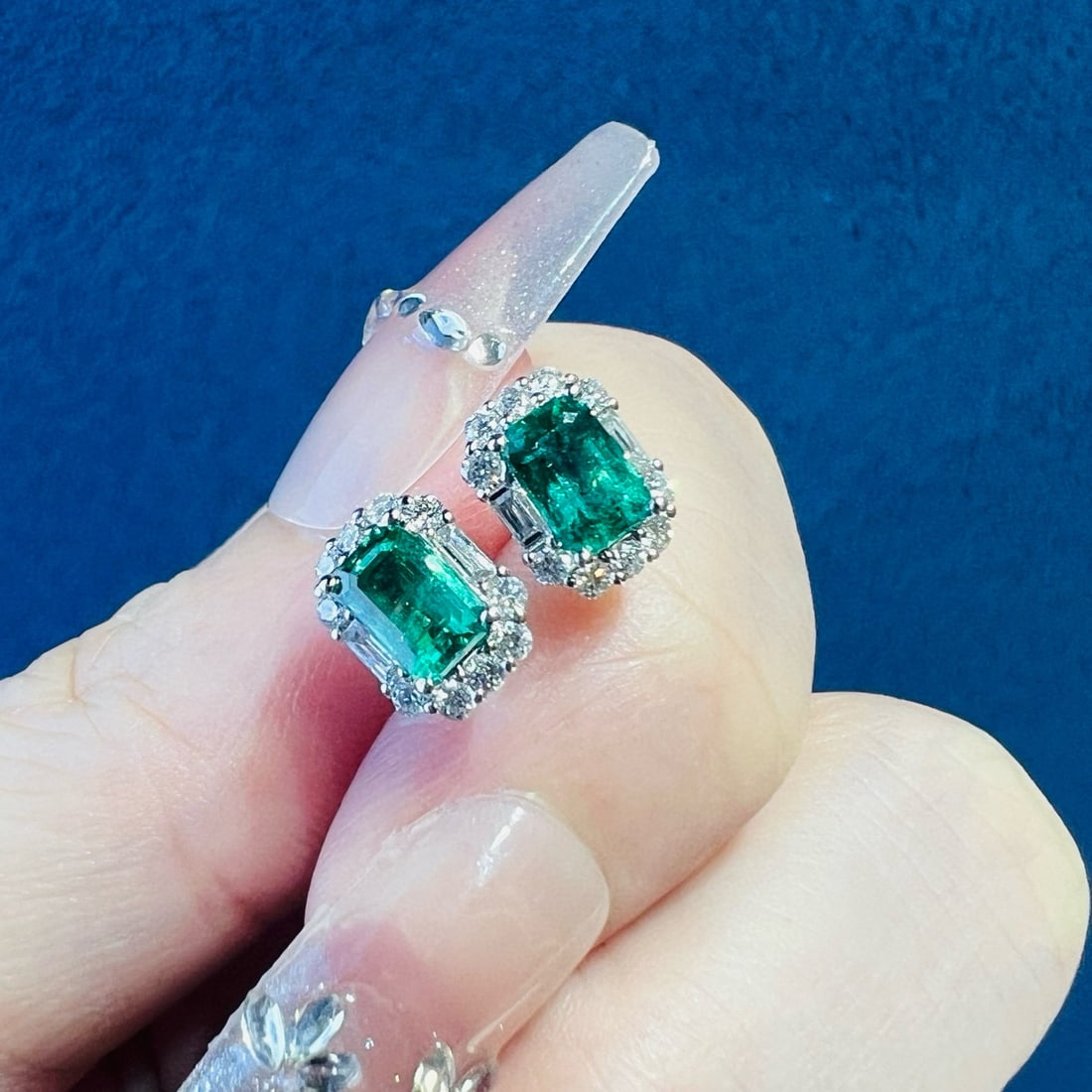 14k Gold 1 Ct Natural Emerald & Diamond Earrings - 4
