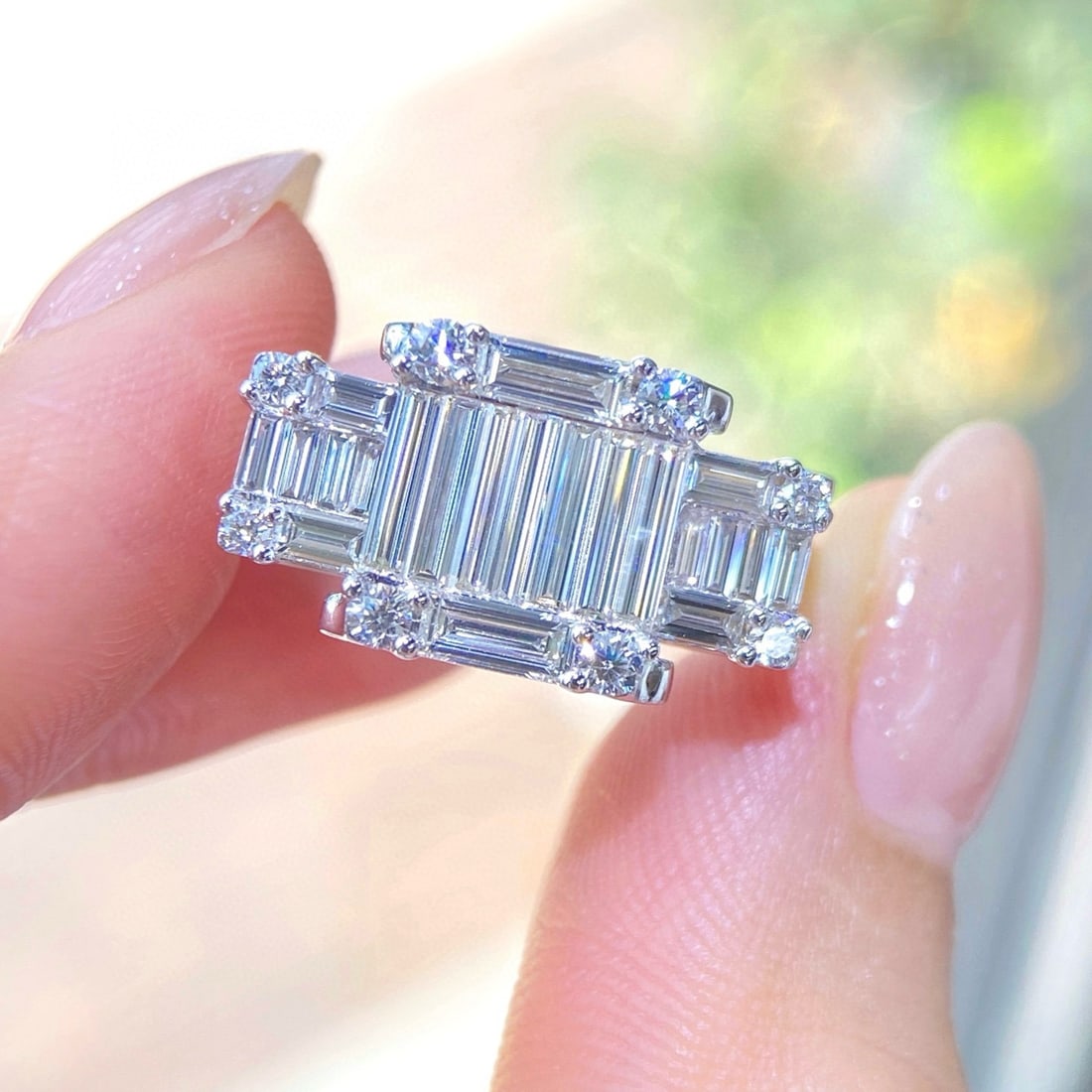 14k Gold 1.40 Ctw Natural H Diamond Ring: Ref:231070219 // gold content:14k gold // ring size:7. 25us // // main gemstone:diamond // shape:baguette // carat weight:0. 80ct // clarity grade:vs-si // color:h // treatment:natural // // adjacent