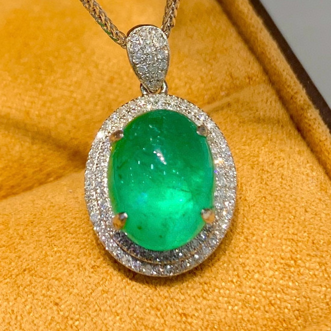 14k Gold 4.3 Ct Vivid Green Natural Emerald & Diamond Pendant( Without Chain ) - 2