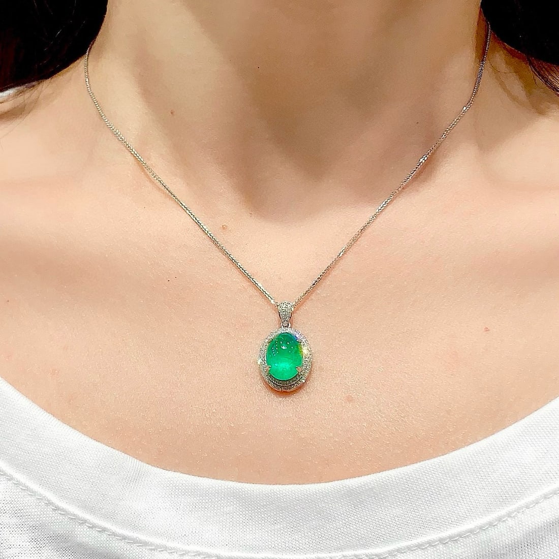 14k Gold 4.3 Ct Vivid Green Natural Emerald & Diamond Pendant( Without Chain ) - 5