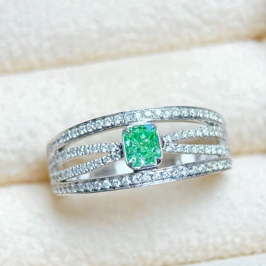 14k Gold 0.80 Ctw Natural Green Diamond & Diamond Ring: Ref:231070249 // gold content:14k gold // ring size:7. 25us // // main gemstone:green diamond // shape:radiant // carat weight:0. 50ct // color:green // treatment:natural // // adjacent gemstone 2 :