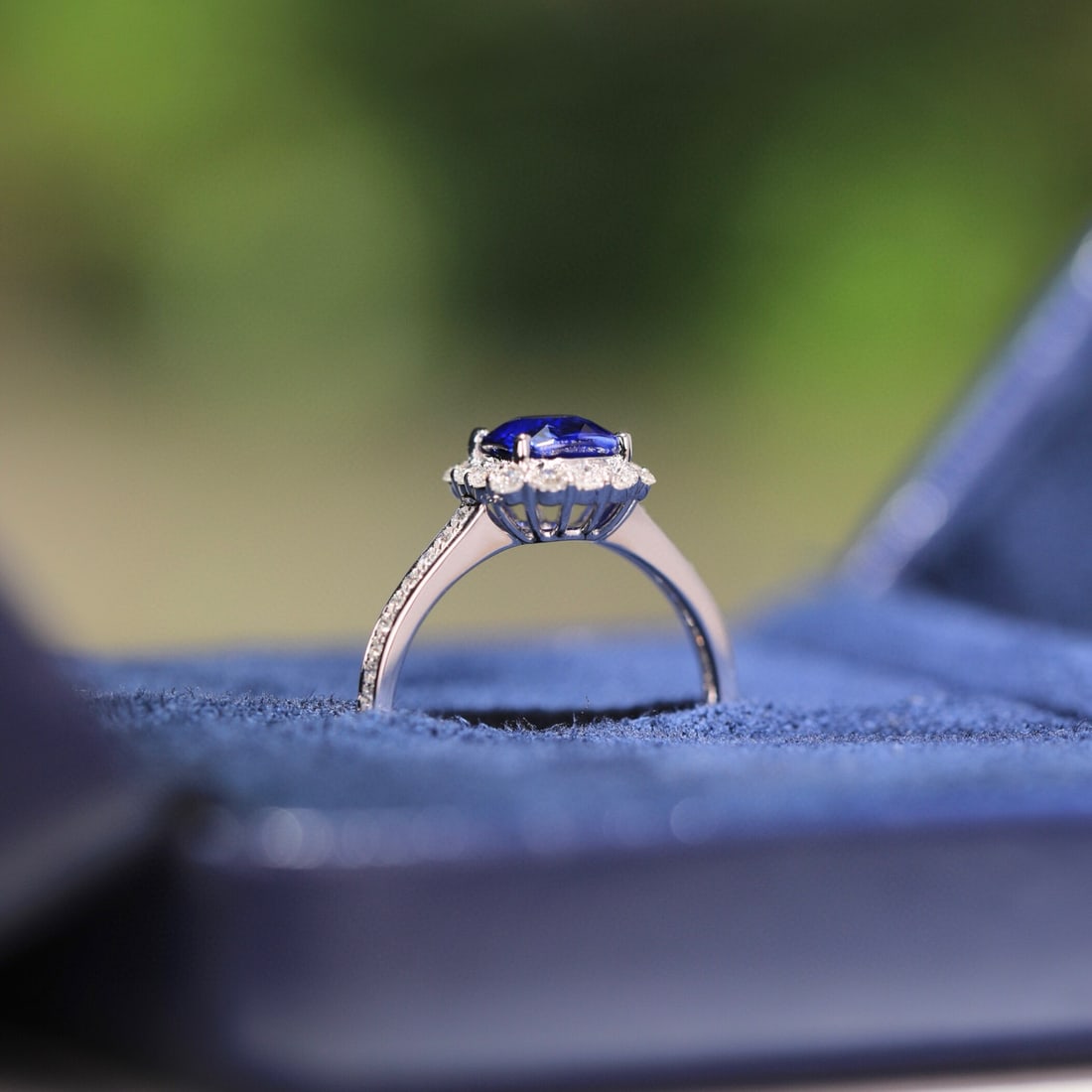 14k Gold 2.76 Ctw Natural Sapphire & Diamond Ring - 3