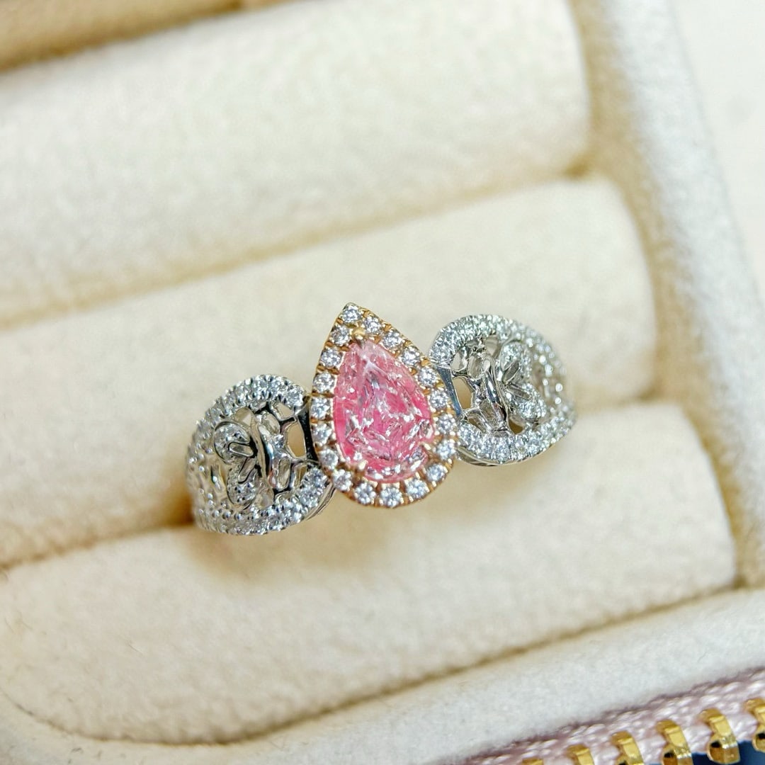 14k Gold 0.86 Ctw Natural Pink Diamond & Diamond Ring: Ref:231070266 // gold content:14k gold // ring size:7. 25us // // main gemstone:pink diamond // shape:pear // carat weight:0. 57ct // color:pink // treatment:natural // // adjacent gemstone 2 :