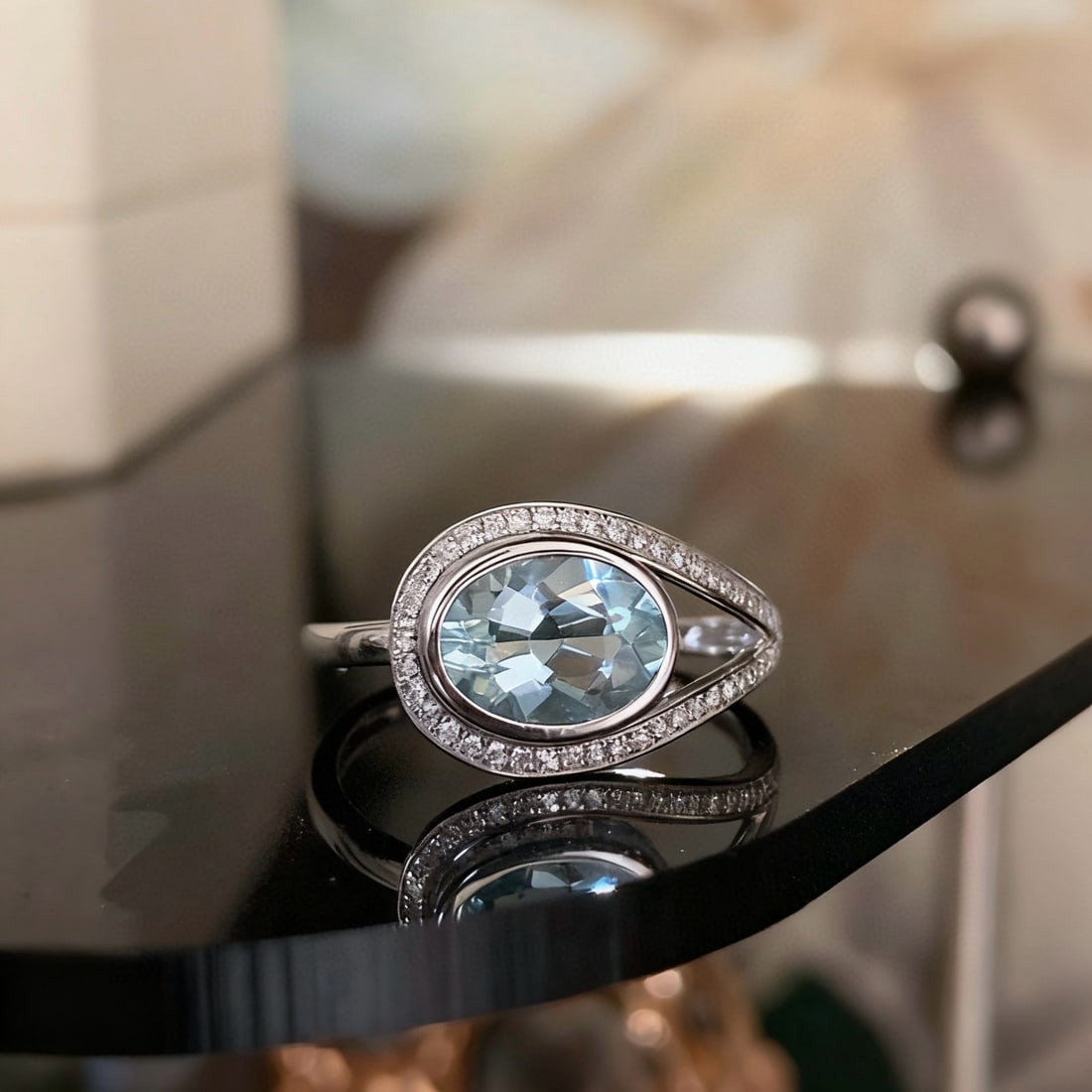 14k Gold 1.10 Ct Natural Aquamarine & Diamond Ring: Ref:231070282 // gold content:14k gold // ring size:7. 25us // // main gemstone:aquamarine // shape:oval // carat weight:1. 10ct // color:blue // treatment:natural // // adjacent gemstone 2 : diamond