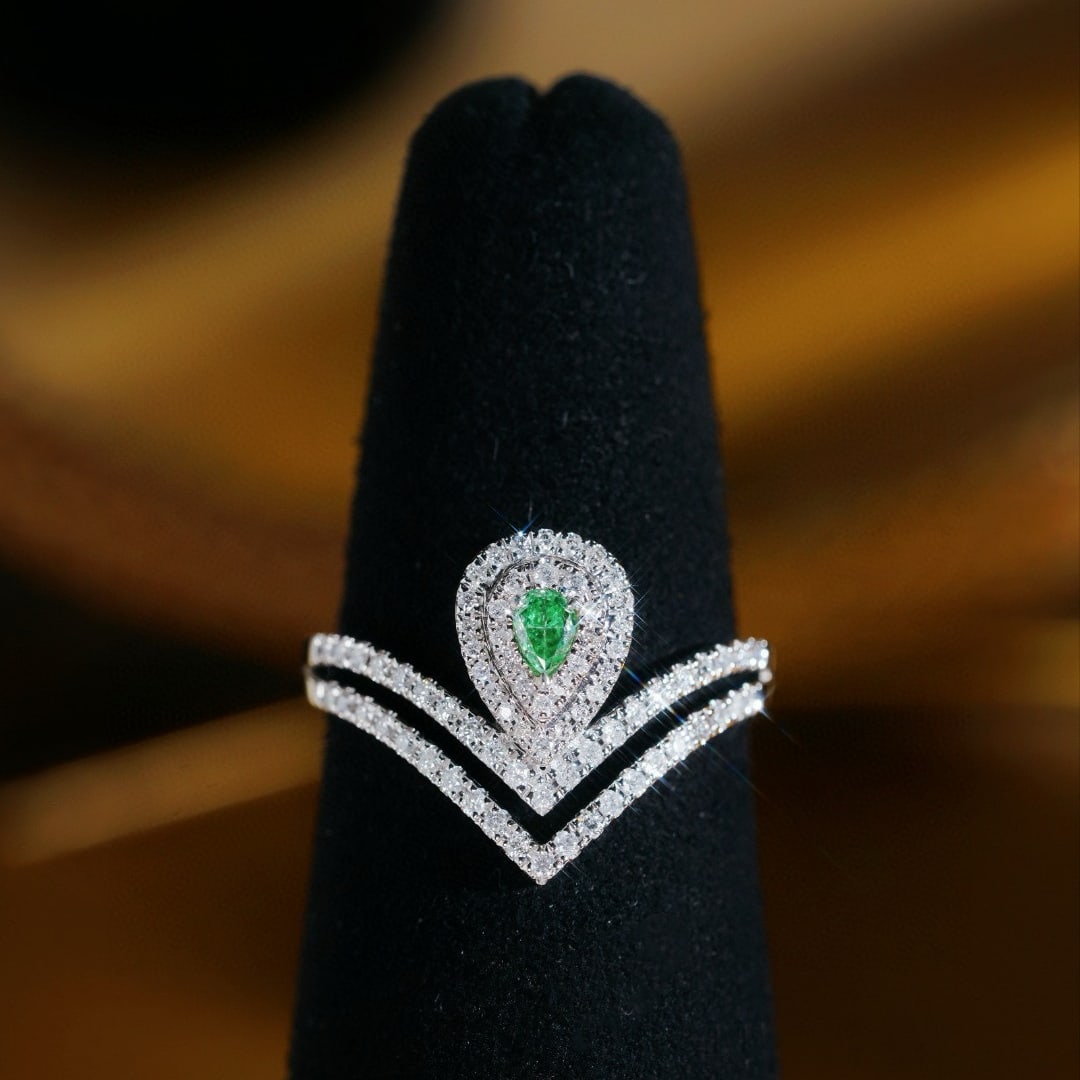 14k Gold 0.50 Ctw Natural Green Diamond & Diamond Ring: Ref:231070284 // gold content:14k gold // ring size:7. 25us // // main gemstone:green diamond // shape:pear // carat weight:0. 10ct // color:green // treatment:natural // // adjacent gemstone 2 :