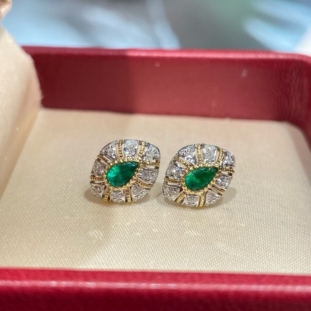 14k Gold 0.38 Ct Vivid Green Natural Emerald & Diamond Earrings - 7