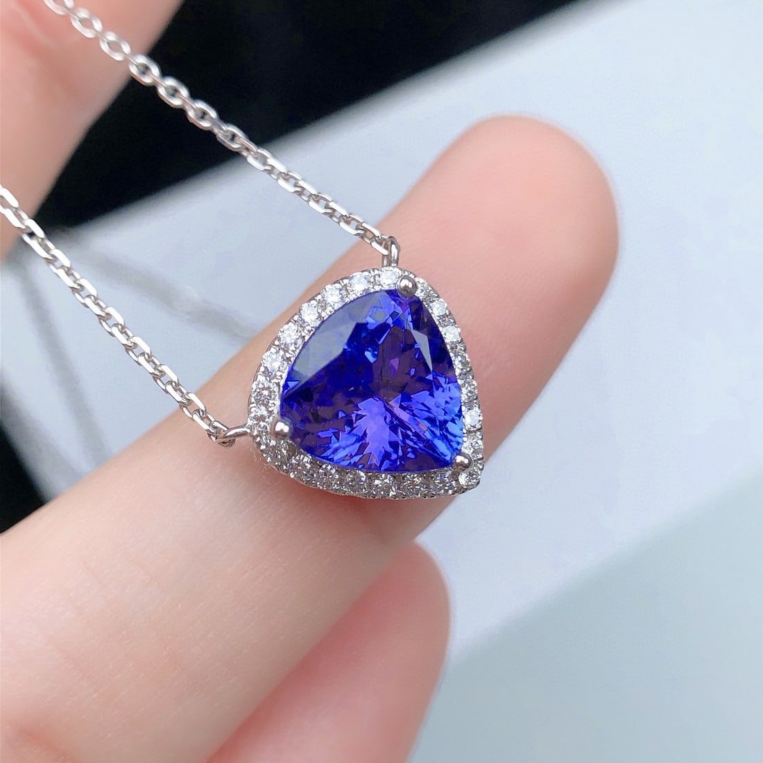 14k Gold 2.72 Ctw Natural Tanzanite & Diamond Necklace - 4
