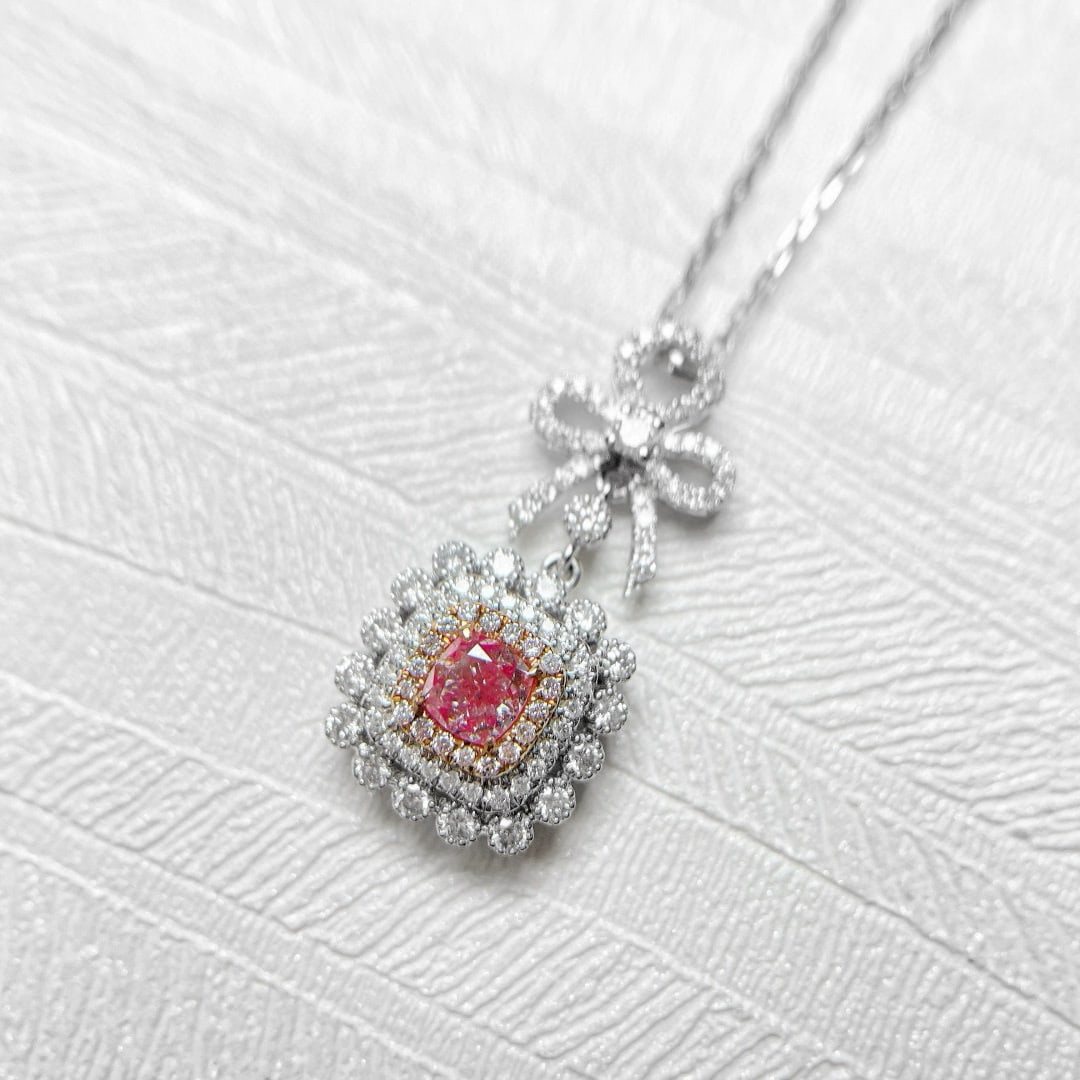 14k Gold 0.78 Ctw Natural Pink Diamond & Diamond Necklace: Ref:231070321 // gold content:14k gold // main gemstone:pink diamond // shape:cushion // carat weight:0. 33ct // color:pink // treatment:natural // // adjacent gemstone 2 : diamond // shape:round //