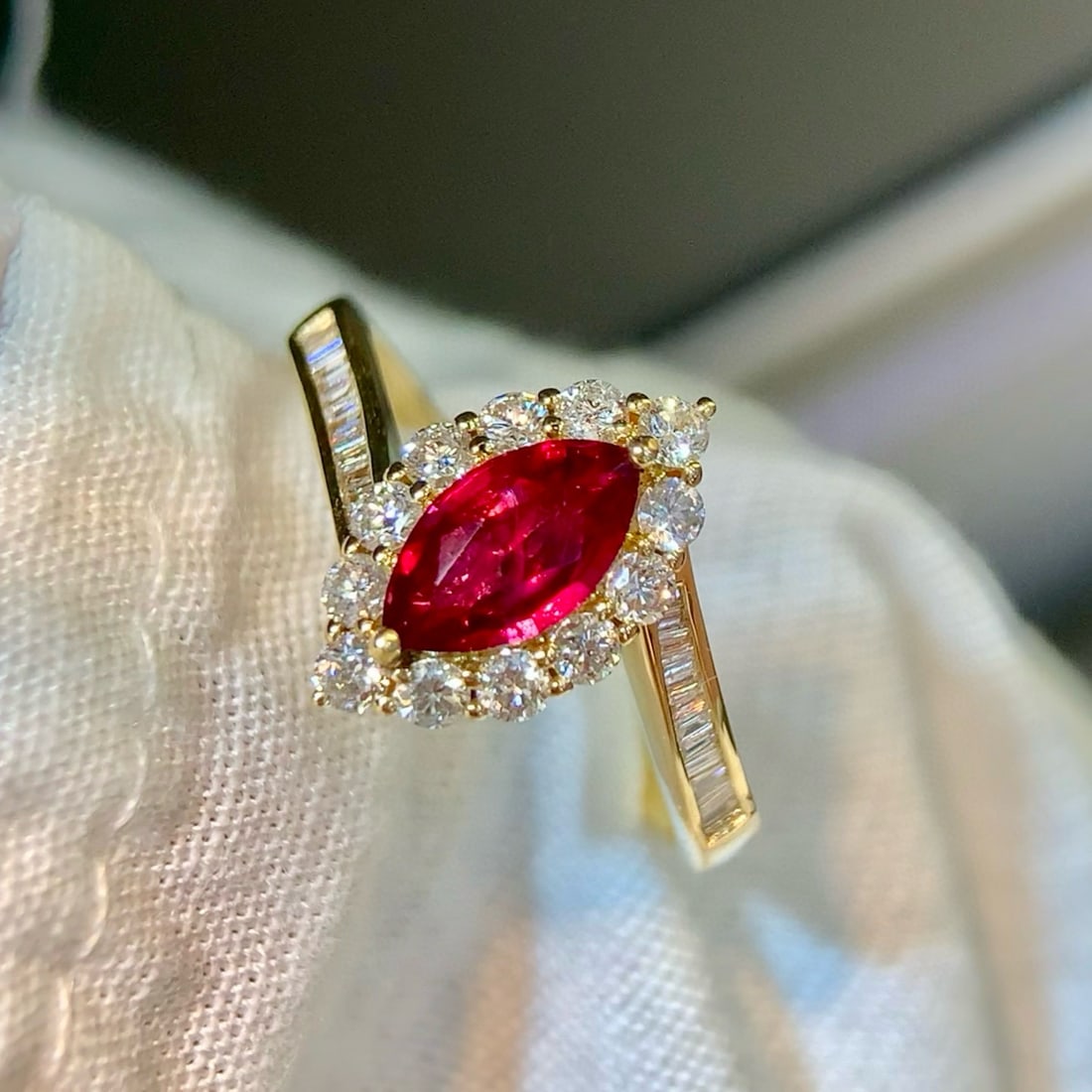 14k Gold 1.15 Ctw Natural Ruby & Diamond Ring: Ref:231070324 // gold content:14k gold // ring size:7. 25us // // main gemstone:ruby // shape:marquise // carat weight:0. 68ct // color:red // treatment:natural // // adjacent gemstone 2 : diamond //
