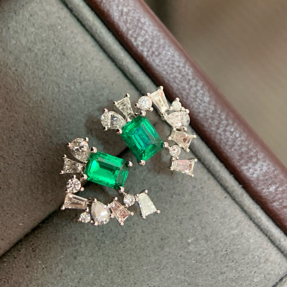 14k Gold 1.29 Ctw Vivid Green Natural Emerald & Diamond Earrings - 2