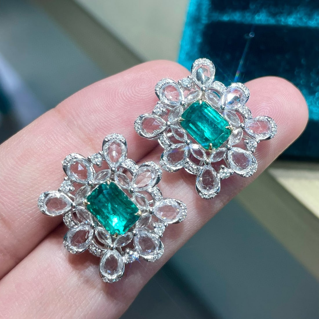14k Gold 4.5 Ctw Natural Emerald & Sapphire Earrings - 3