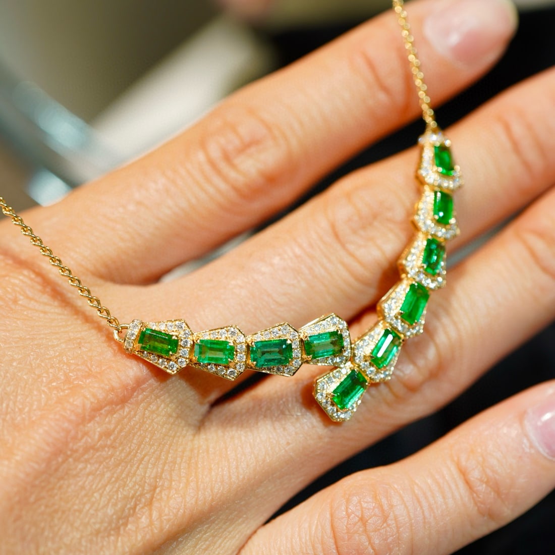 14k Gold 3 Ct Vivid Green Natural Emerald & Diamond Necklace - 5