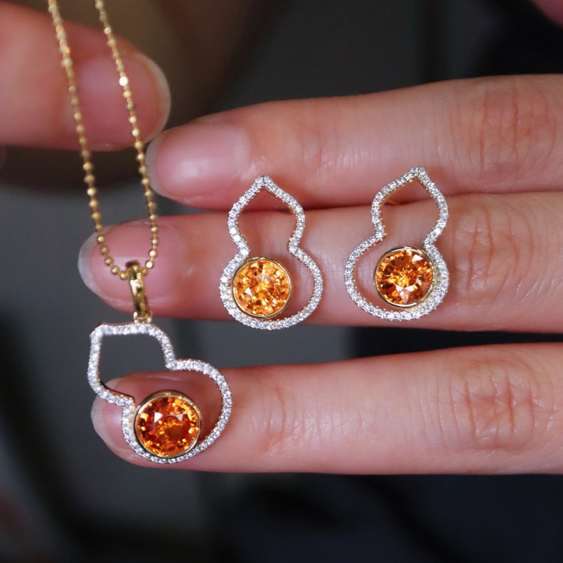 14k Gold 5.07 Ctw Natural Spessartine & Diamond Jewelry Set: Ref:231070350 // gold content:14k gold // pendant(wihtout chain) // main gemstone:spessartine // shape:round // carat weight:1. 76ct // color:orange // treatment:natural // cut grade:g // // adjacent