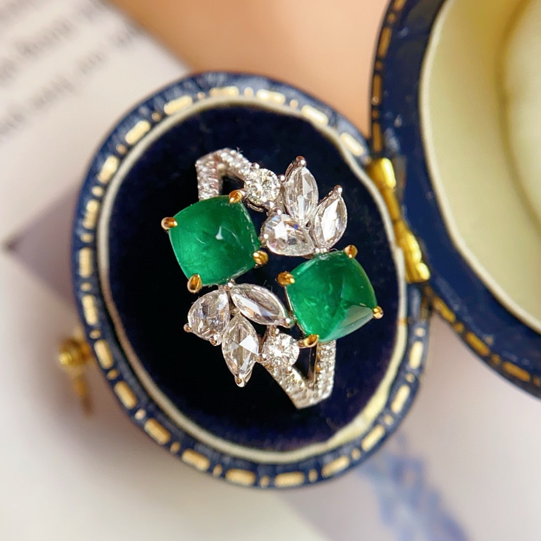 14k Gold 2.00 Ct Vivid Green Natural Emerald & Diamond Ring - 3