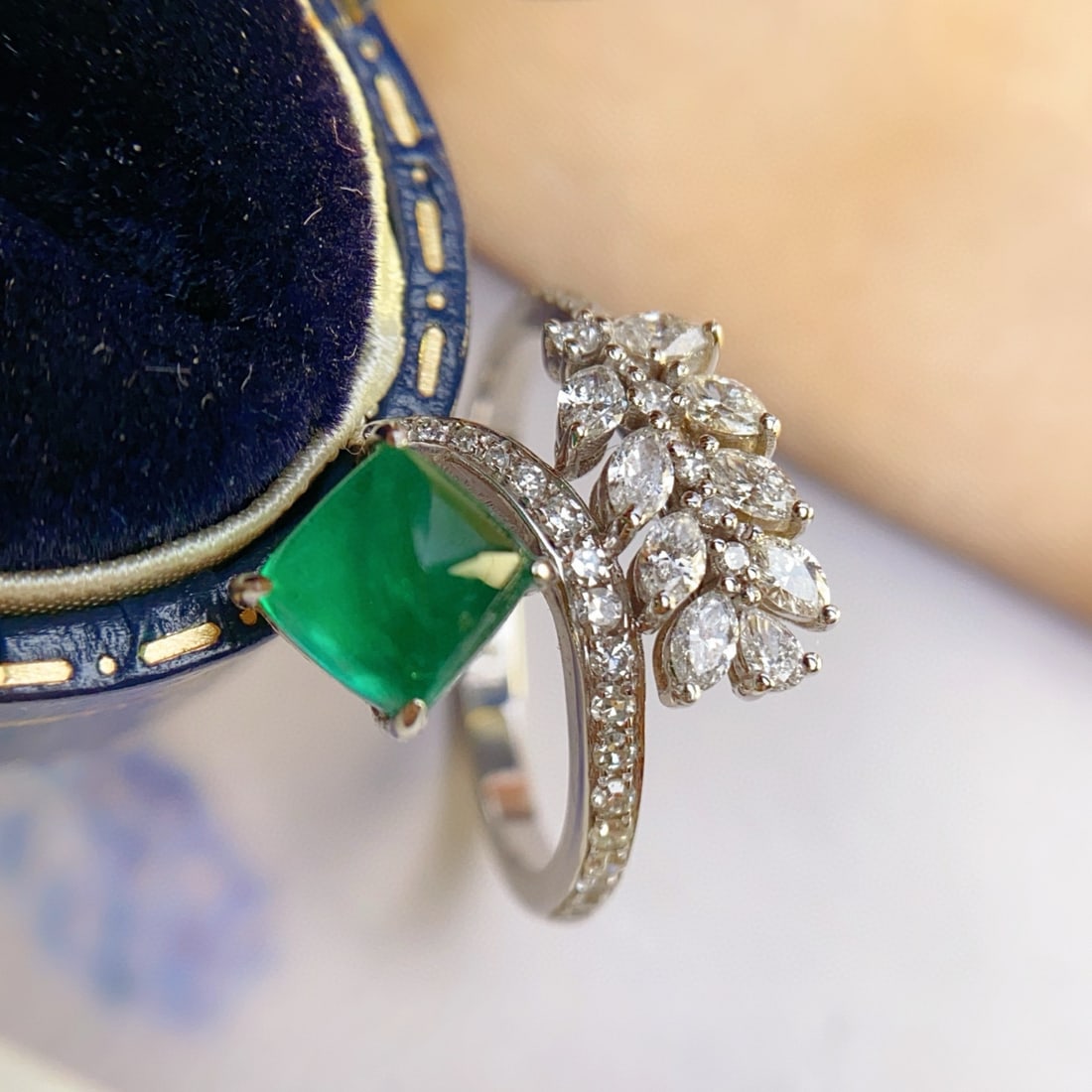 14k Gold 1.30 Ct Vivid Green Natural Emerald & Diamond Ring - 5