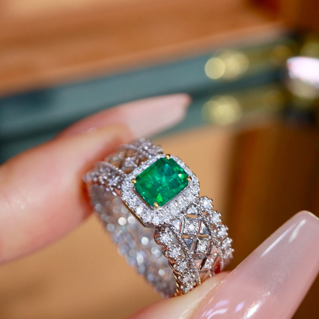 14k Gold 1.16 Ctw Vivid Green Natural Emerald & Diamond Ring - 6