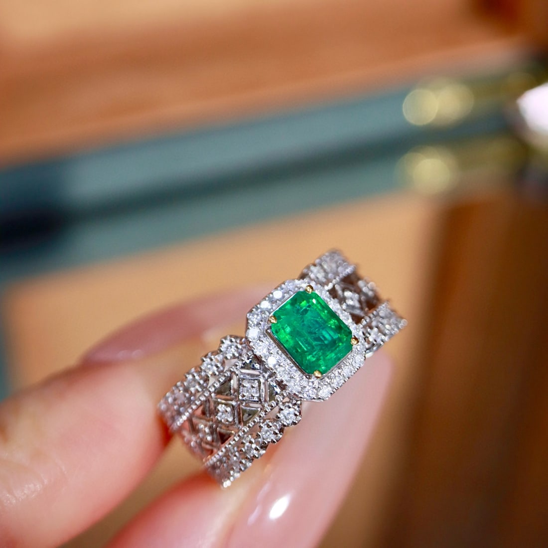 14k Gold 1.16 Ctw Vivid Green Natural Emerald & Diamond Ring - 7
