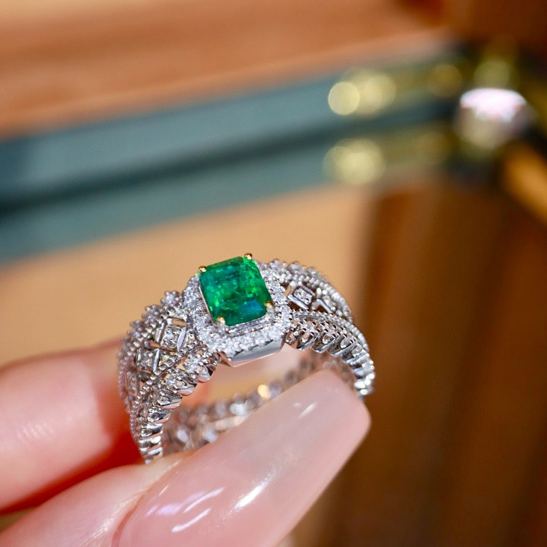 14k Gold 1.16 Ctw Vivid Green Natural Emerald & Diamond Ring - 8