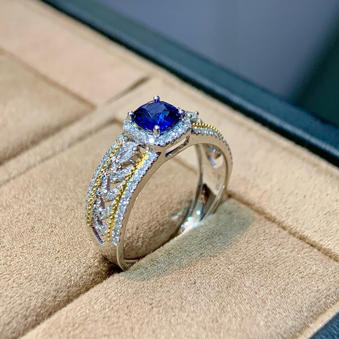 14k Gold 1.00 Ctw Natural Sapphire & Diamond Ring - 3