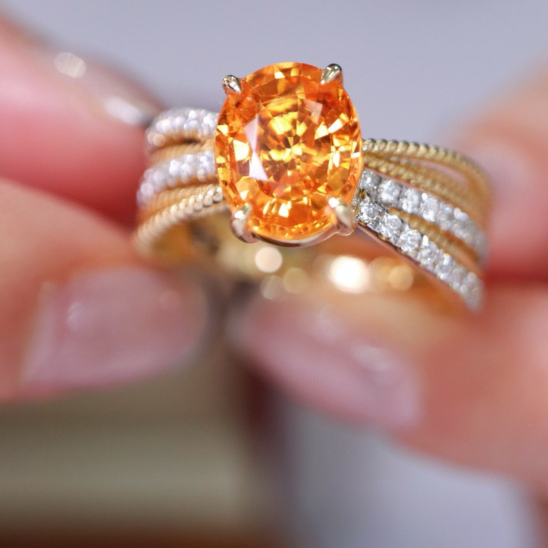 14k Gold 2.52 Ct Natural Spessartine & Diamond Ring: Ref:231070407 // gold content:14k gold // ring size:7. 25us // // main gemstone:spessartine // shape:oval // carat weight:2. 52ct // color:orange // treatment:natural // // adjacent gemstone 2 :