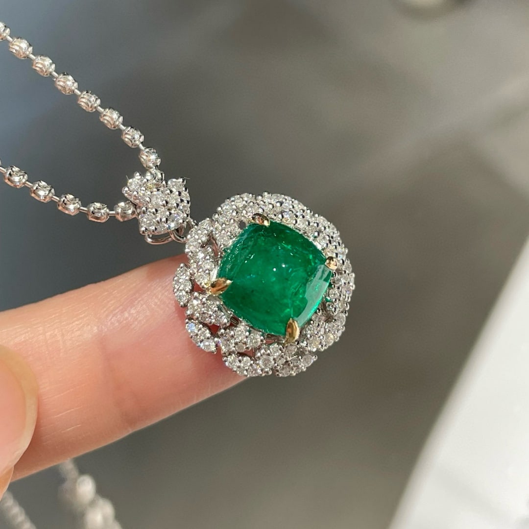 14k Gold 3 Ct Vivid Green Natural Emerald & Diamond Pendant( Without Chain ) - 2