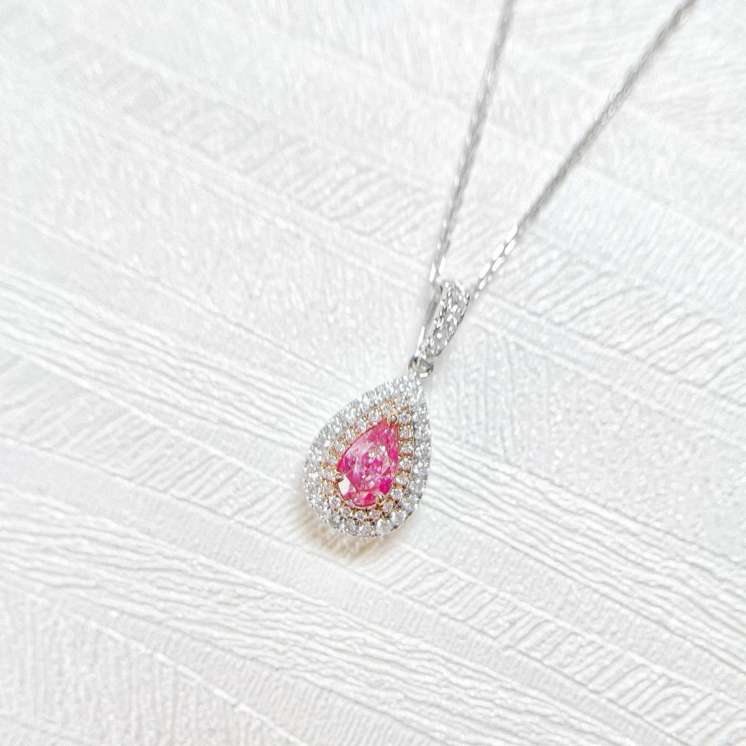 14k Gold 0.75 Ctw Natural Pink Diamond & Diamond Necklace: Ref:231070435 // gold content:14k gold // main gemstone:pink diamond // shape:pear // carat weight:0. 52ct // color:pink // treatment:natural // // adjacent gemstone 2 : diamond // shape:round //