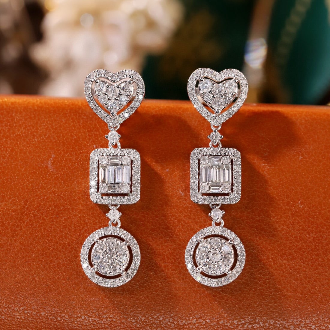 14k Gold 1.4 Ct Natural H Diamond Earrings: Ref:231071007 // gold content:14k gold // main gemstone:diamond // shape:multiple // carat weight:1. 4ct // clarity grade:vs-si // color:h // treatment:natural // Low Estimate: 5500 Condition: New