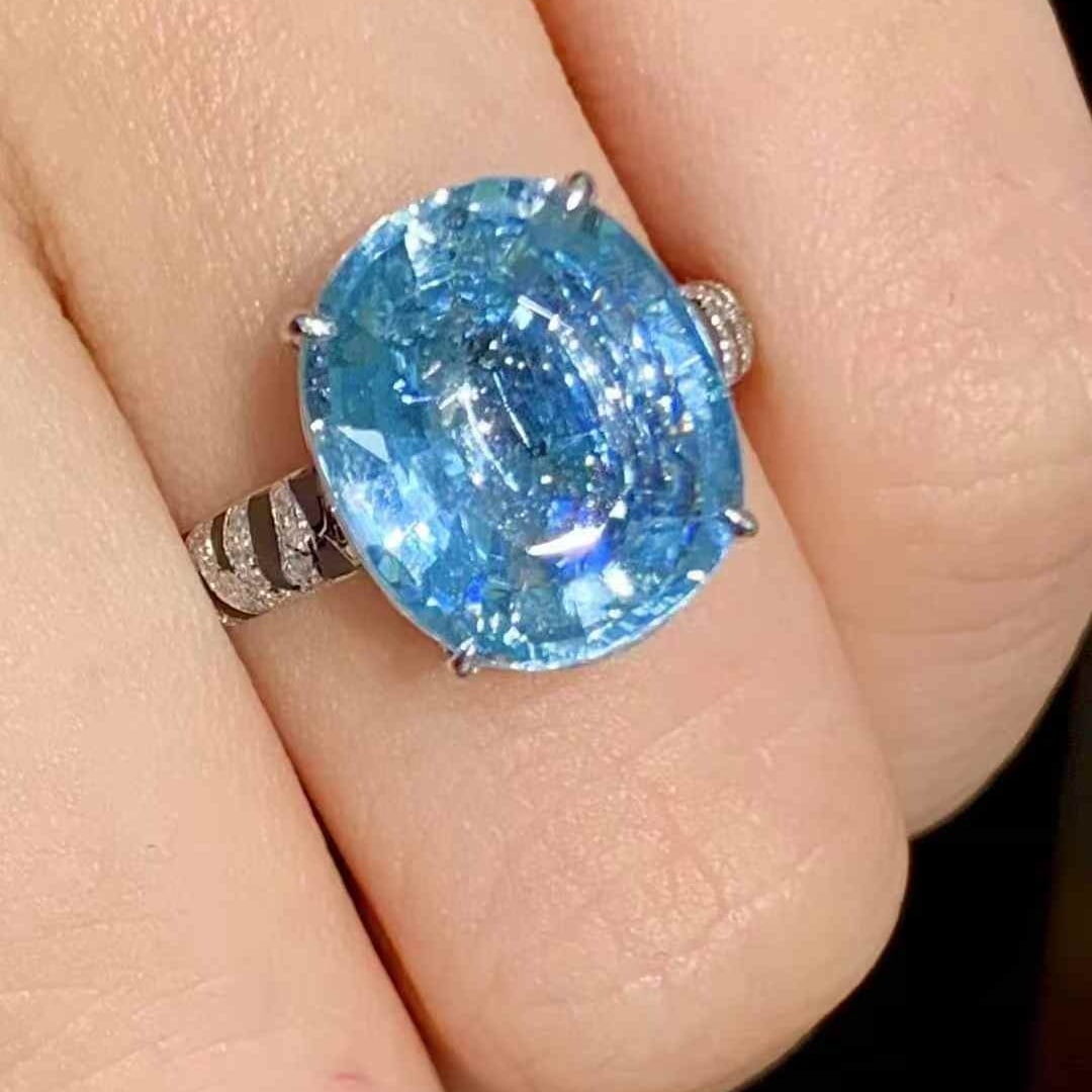 14k Gold 4.55 Ct Natural Aquamarine & Diamond Ring - 6